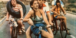 Beitragsbild des Blogbeitrags „Eis am Stiel“ im „Kino wie noch nie“: Sibylle Rauch im Augarten – Kritik, Bericht & Interview