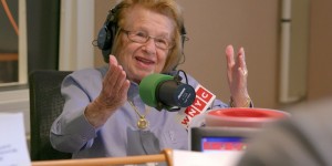 Beitragsbild des Blogbeitrags „Fragen Sie Dr. Ruth“ – Kritik
