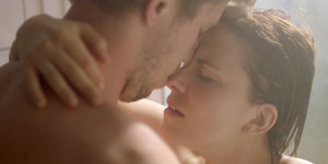 Beitragsbild des Blogbeitrags „Verlangen“ („Vernost“): Russisches Erotik-Drama um Gynäkologin erscheint als VOD und auf DVD & BluRay