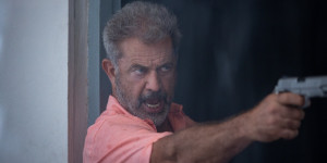 Beitragsbild des Blogbeitrags „Force of Nature“ mit Mel Gibson – Kritik