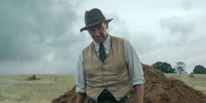 Beitragsbild des Blogbeitrags „Die Ausgrabung“ – Kritik zum Netflix-Start
