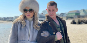 Beitragsbild des Blogbeitrags „Kevin“ Macaulay Culkin in Staffel 10 von American Horror Story: Erstes Bild veröffentlicht