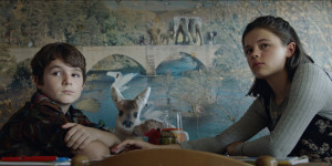 Beitragsbild des Blogbeitrags Endlich wieder Kino! „Ein bisschen bleiben wir noch“ in Vorarlberg zu sehen