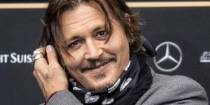 Beitragsbild des Blogbeitrags Johnny Depp: Illegale Drogenpartys & Demütigung am Set