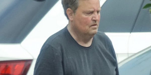 Beitragsbild des Blogbeitrags Große Sorge um Matthew Perry: Schock-Bilder nach „Friends“-Reunion