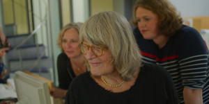 Beitragsbild des Blogbeitrags „Alice Schwarzer“ – Kritik zum Kinostart
