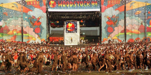 Beitragsbild des Blogbeitrags „Absolutes Fiasko: Woodstock 99“ – Kritik zum Netflix-Start 