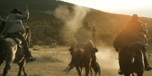 Beitragsbild des Blogbeitrags „Mord in Yellowstone City“: Kritik zum Heimkino-Start 