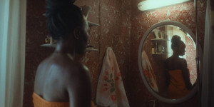 Beitragsbild des Blogbeitrags „Nanny“ – Kritik zum Start auf Amazon Prime Video