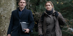 Beitragsbild des Blogbeitrags “Mare of Easttown” – Kritik zur Miniserie (Sky/WOW)
