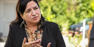 Beitragsbild des Blogbeitrags Maria Happel kontert Vorwürfe: “Man kann Menschen an Ausbildungsstätten nicht immer gut behandeln”