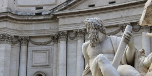 Beitragsbild des Blogbeitrags Griechische Mythologie als Inspiration: Zeus in Film & Fernsehen