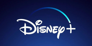 Beitragsbild des Blogbeitrags Disney+ verliert 18 Millionen AbonnentInnen, erhöht Abo-Preise 