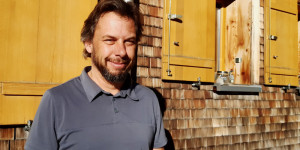 Beitragsbild des Blogbeitrags Hüttenwirt Stefan Schwaiger: „Mich regt nix mehr auf“