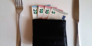 Beitragsbild des Blogbeitrags Nachhaltig und günstig genießen – mit diesen 6 Tipps gelingt’s!