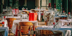 Beitragsbild des Blogbeitrags Figurfreundlich essen und trinken im Restaurant