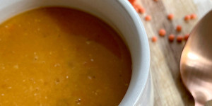 Beitragsbild des Blogbeitrags Gelbe Linsensuppe (ohne Kokosmilch)