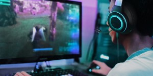 Beitragsbild des Blogbeitrags Creative SXFI GAMER: Neues USB-C-Headset mit BATTLE Mode-Soundprofil und CommanderMic
