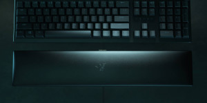 Beitragsbild des Blogbeitrags Razer Huntsman V2 Analog: Mit analogen optischen Switches in eine neue Dimension der Kontrolle