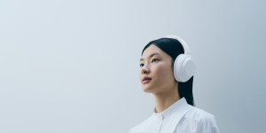 Beitragsbild des Blogbeitrags Sony WH-1000XM4 – Noise Cancelling-Kopfhörer in limitierter Silent White Edition vorgestellt 