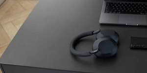 Beitragsbild des Blogbeitrags Sony will mit dem Noise Cancelling Kopfhörer WH-1000XM5 neue Maßstäbe setzen