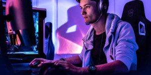 Beitragsbild des Blogbeitrags Sound Blaster Blaze V2: Gaming-Headset ohne viel Schnickschnack
