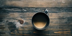 Beitragsbild des Blogbeitrags 7 Tage Koffeinabstinenz | Das erwartet Dich bei Kaltem Kaffeeentzug 
