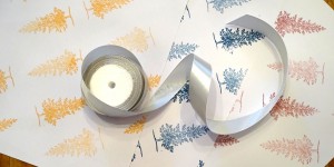 Beitragsbild des Blogbeitrags Geschenkpapier selber gestalten