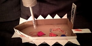 Beitragsbild des Blogbeitrags Boot aus Karton – Basteln nach Kinderzeichnungen 