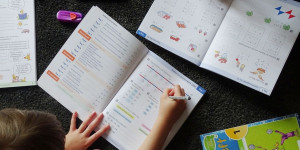 Beitragsbild des Blogbeitrags Ferienhefte von Veritas – Erfahrungsbericht