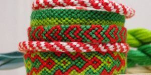 Beitragsbild des Blogbeitrags Knüpfanleitung für Candy-Cane-Armbänder