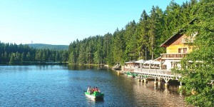 Beitragsbild des Blogbeitrags Fichtelgebirge für Familien: 22 Highlights für einen Familienurlaub im Fichtelgebirge 