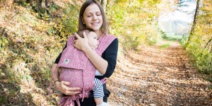 Beitragsbild des Blogbeitrags Tragetuch im Test: LIMAS Babytrage