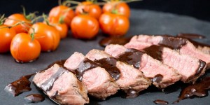 Beitragsbild des Blogbeitrags Rindersteaks mit Schokosauce