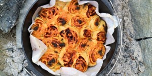 Beitragsbild des Blogbeitrags Pizzaschnecken aus dem Dutch Oven