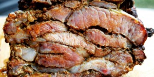 Beitragsbild des Blogbeitrags Schichtgyros – der Klassiker vom Grill