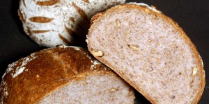 Beitragsbild des Blogbeitrags Flocken-Nussbrot