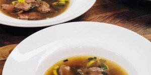 Beitragsbild des Blogbeitrags Asiatische Rindsuppe / gegrilltes Gemüse / Steakstreifen 