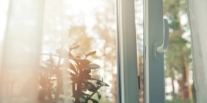 Beitragsbild des Blogbeitrags Welche Fenstertypen gibt es? – Material, Typen und Eigenschaften