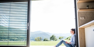 Beitragsbild des Blogbeitrags Bodentiefe Fenster und Glasfronten
