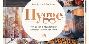 Beitragsbild des Blogbeitrags Buchrezension: Hygge von Jonny Jackson und Elias Larsen