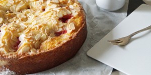 Beitragsbild des Blogbeitrags Erdbeer Mandel Kuchen