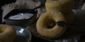 Beitragsbild des Blogbeitrags Klassische Donuts – aber gebacken! 