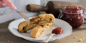 Beitragsbild des Blogbeitrags Gerollter Kuchen nach Oma’s Rezept