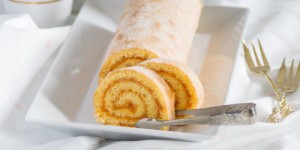 Beitragsbild des Blogbeitrags Grundrezept Biskuitroulade – So wird’s gemacht