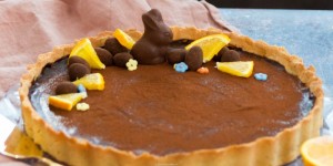 Beitragsbild des Blogbeitrags Schoko Tarte mit Orangenkaramell für’s Osterfest
