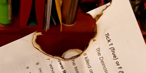 Beitragsbild des Blogbeitrags Intermittierendes Super-Sein oder: Die abgefackelte Schularbeit 
