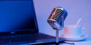 Beitragsbild des Blogbeitrags Bécsi magyar életérzésről a Radio FRO műsorában 