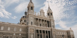 Beitragsbild des Blogbeitrags REISEZIELE IN & AUßERHALB VON EUROPA!