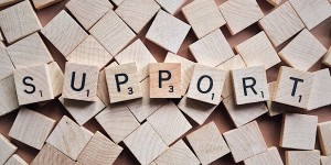 Beitragsbild des Blogbeitrags IT-Support-Anfragen mit Ticketsystem managen